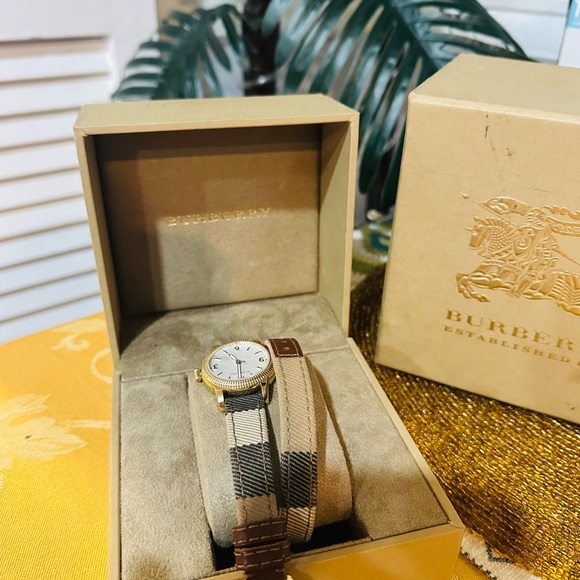 Burberry Gold and Brown women Watch - Picture 1 of 13
